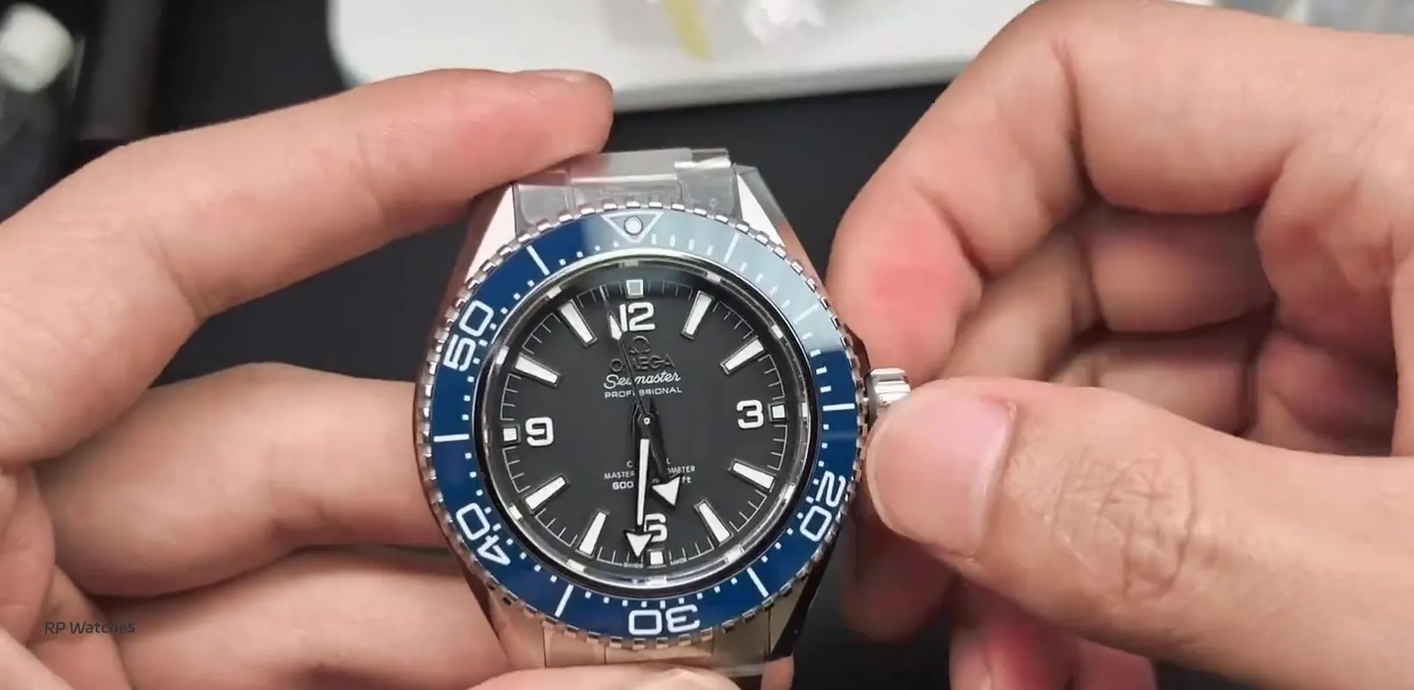 Posições da coroa da réplica VSF Seamaster 600 sem data